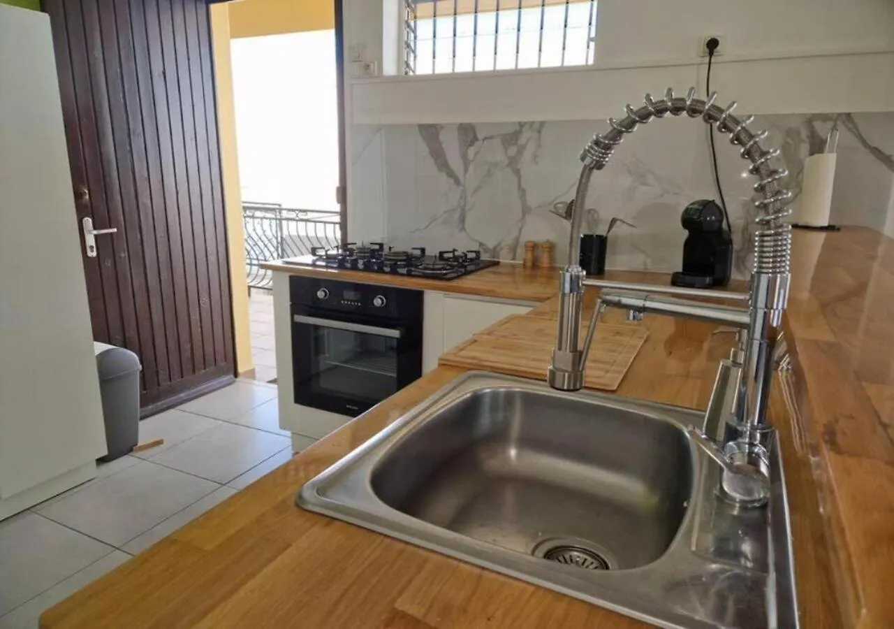 Mailly - Charmante Villa T5 Avec Piscine - Empire House Capesterre-Belle-Eau 0*,